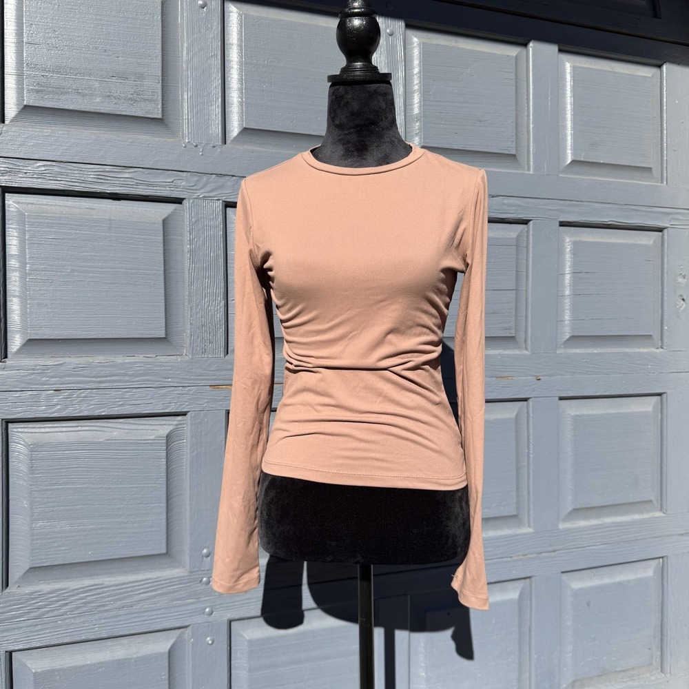 AUTOMET Women's Long Sleeve Medium Activewear Top Whiskey Tan Color!